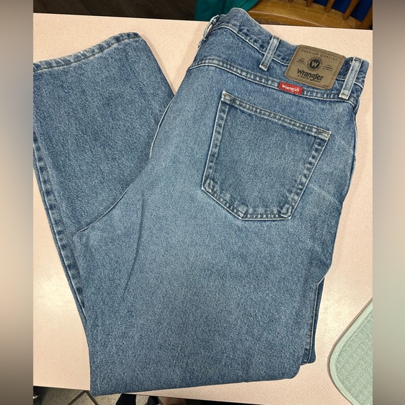 Wrangler Other - Wrangler Men's Blue Jeans size 42 W 30 L